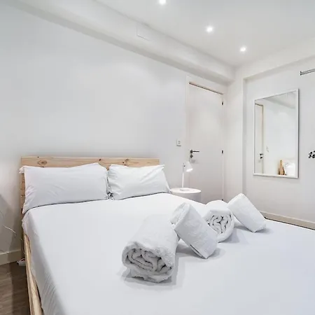 Always Easy - Luna San Sebastian