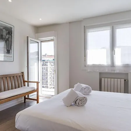 Always Easy - Luna San Sebastian